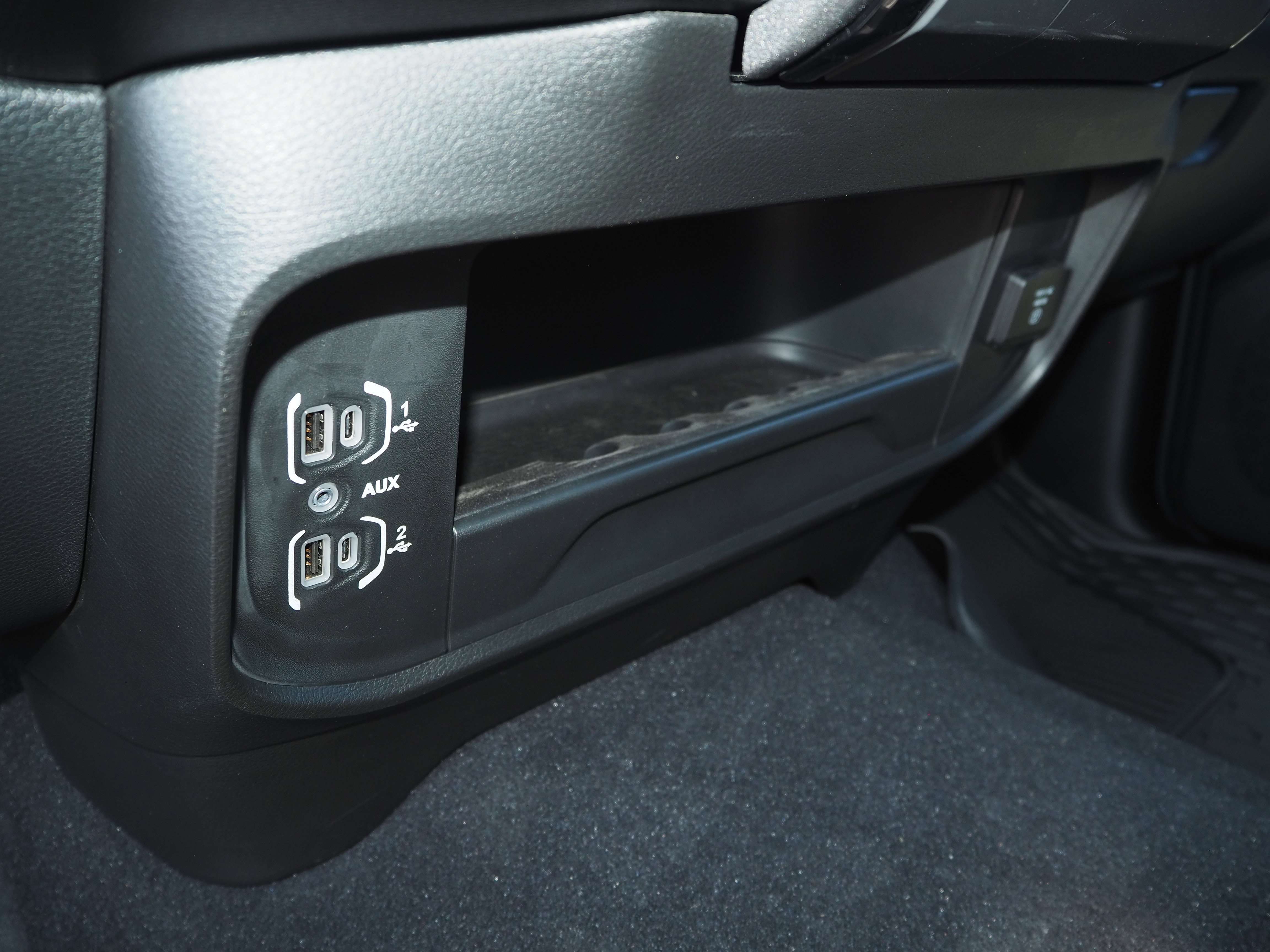 2025 Ram 2500 Tradesman photo 3