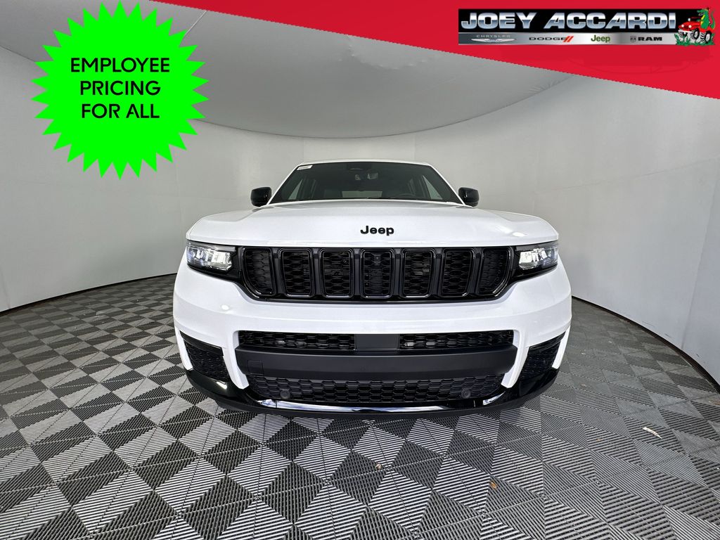 2025 Jeep Grand Cherokee Limited photo 2