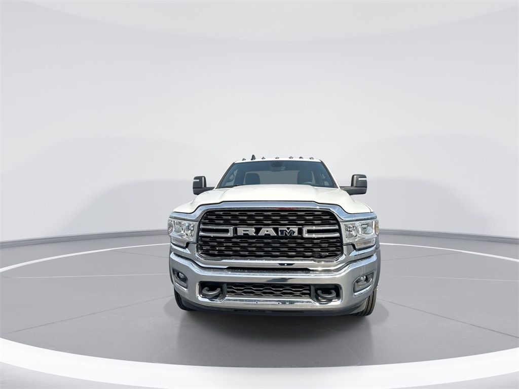 2024 Ram 5500 SLT photo 3