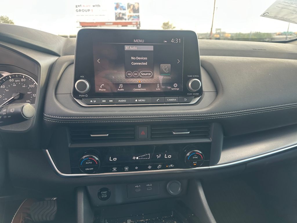 2024 Nissan Rogue SV photo 11
