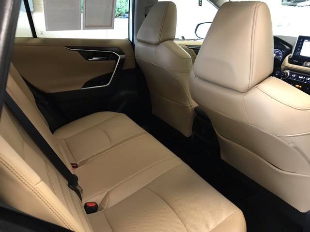 2020 Toyota RAV4 Hybrid Limited photo 14