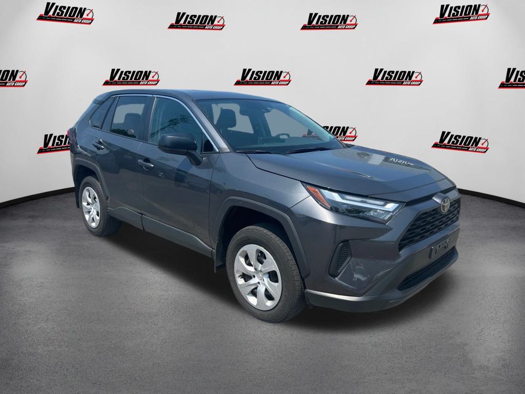 2024 Toyota RAV4 LE photo 3