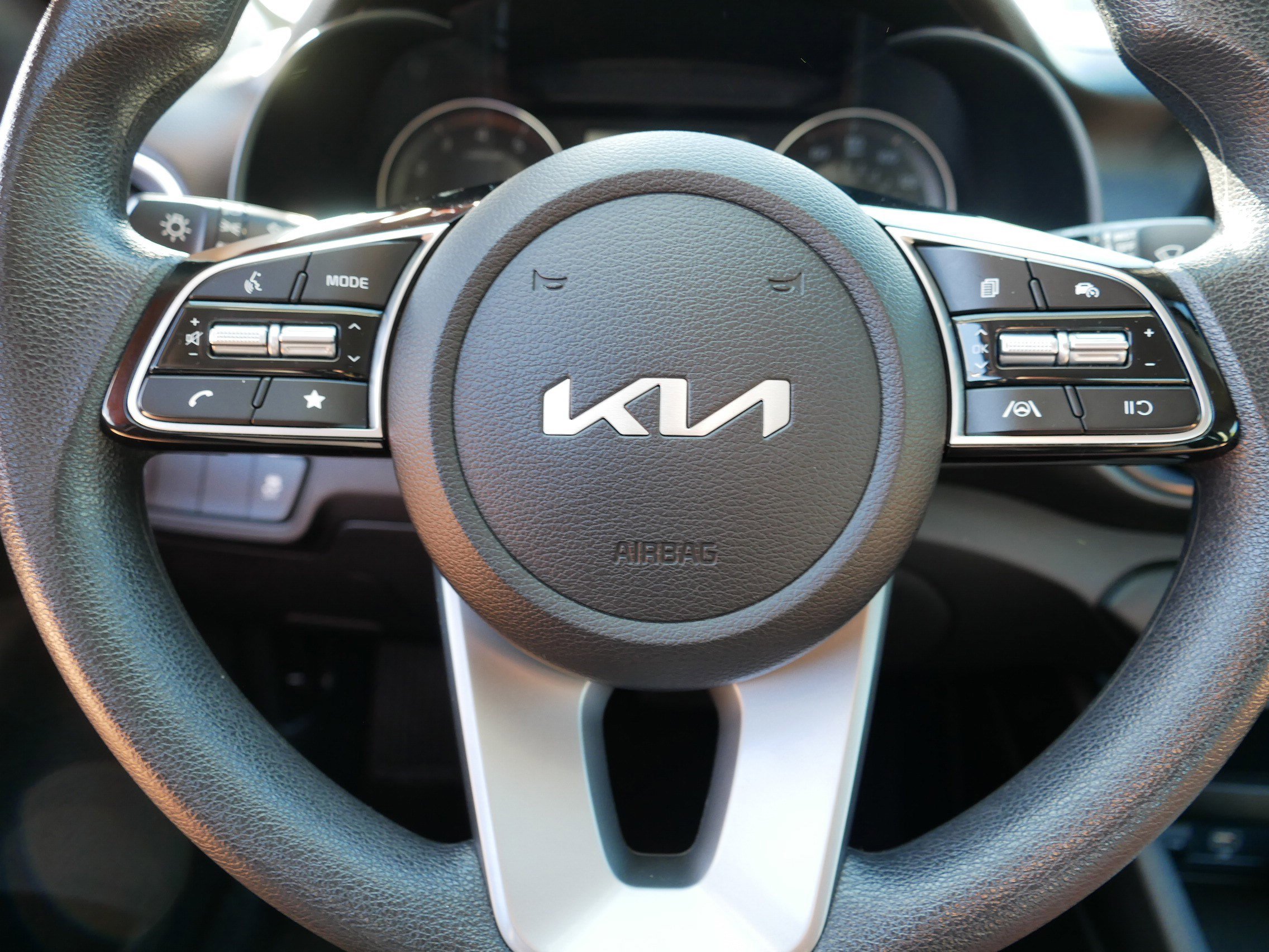 2024 Kia Forte LXS photo 21