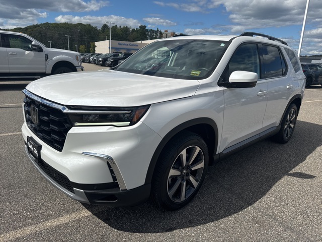 2025 Honda Pilot Touring photo 2