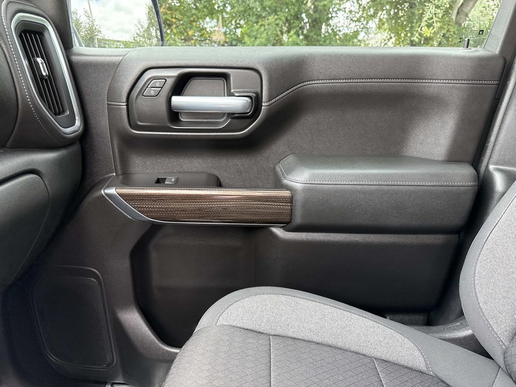 2020 Chevrolet Silverado 1500 LT photo 25