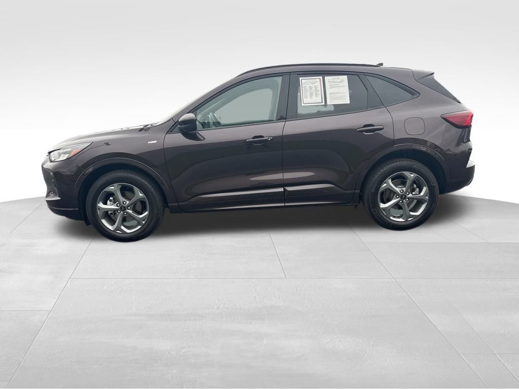 2023 Ford Escape ST-Line Select photo 2