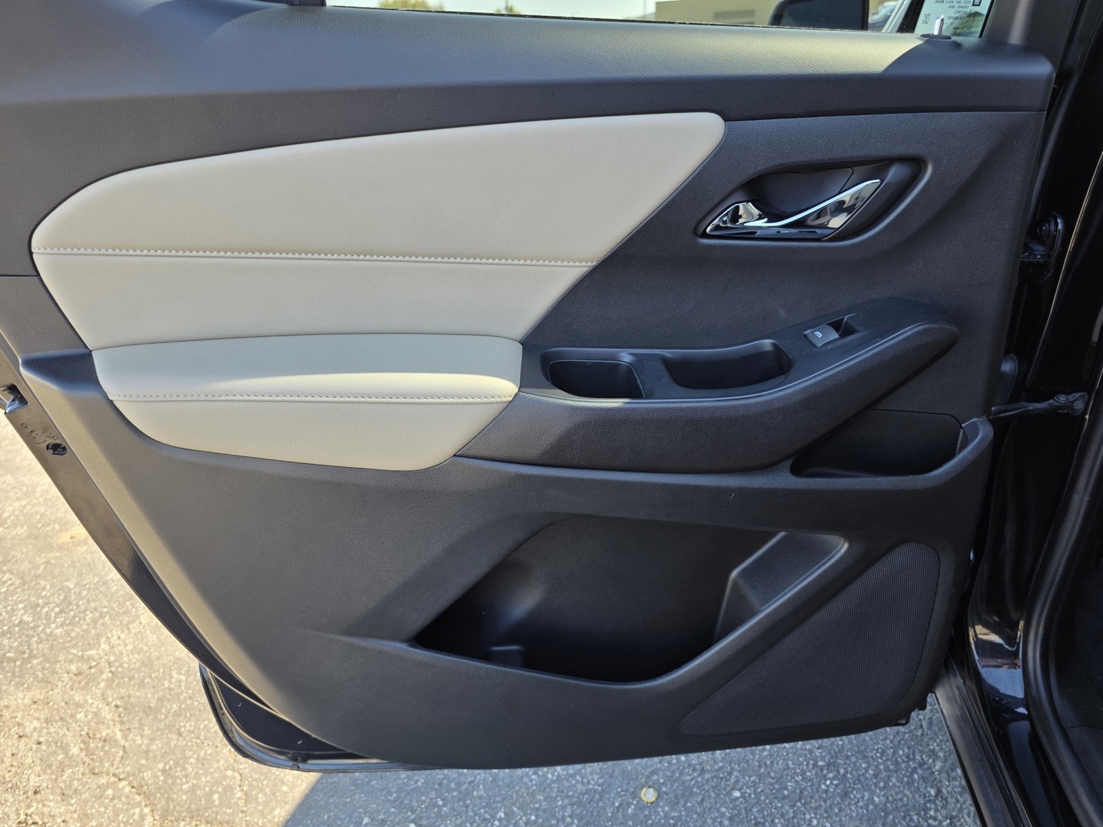 2023 Chevrolet Traverse LS photo 13
