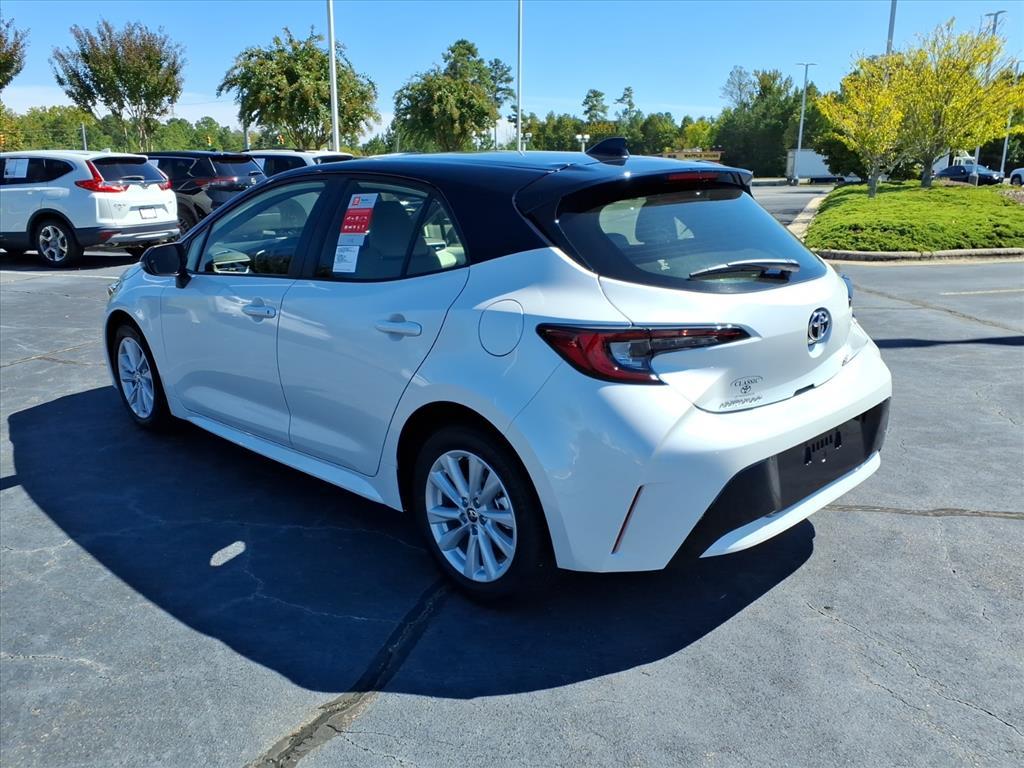 2025 Toyota Corolla SE photo 3
