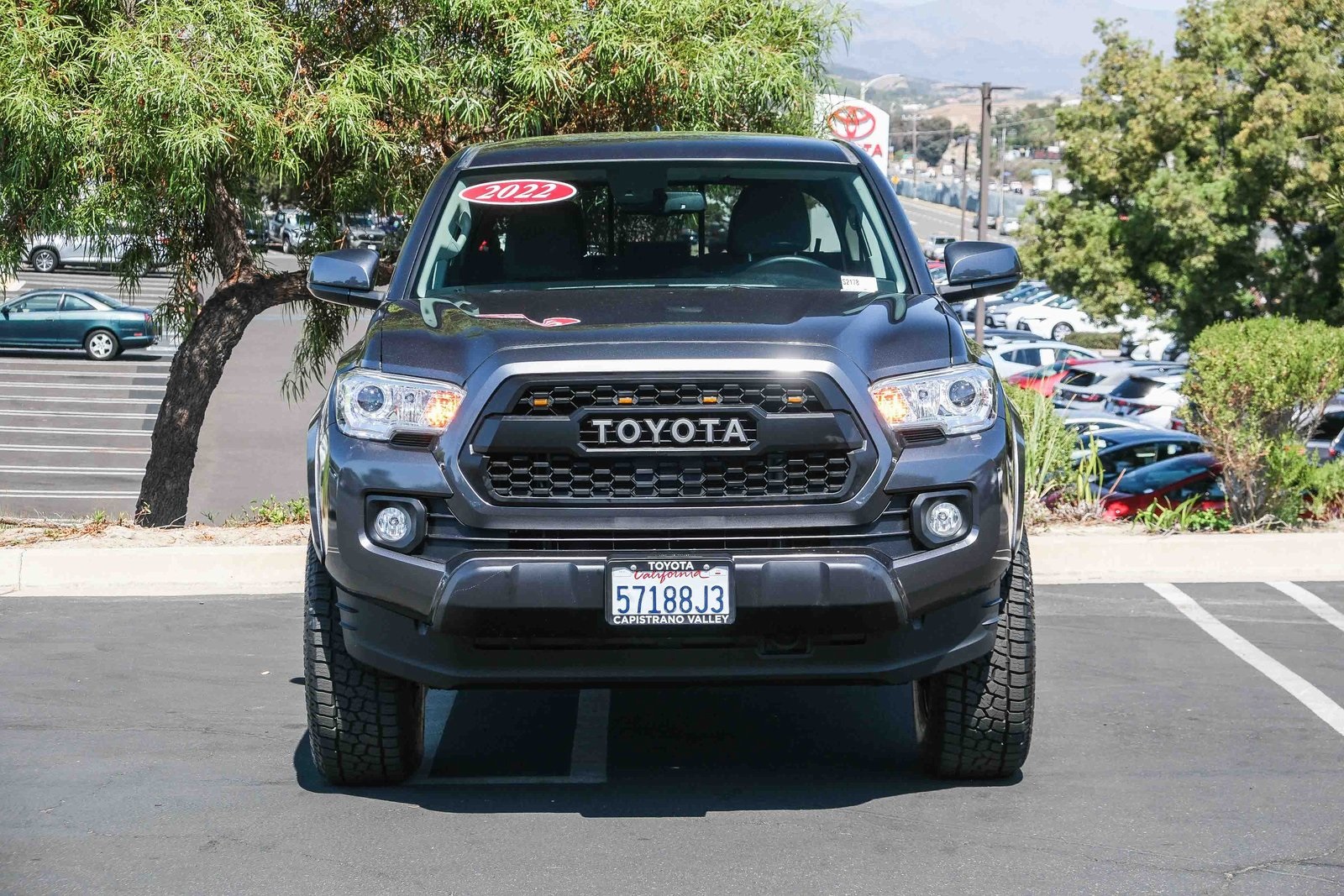 2022 Toyota Tacoma SR5 Double Cab photo 2