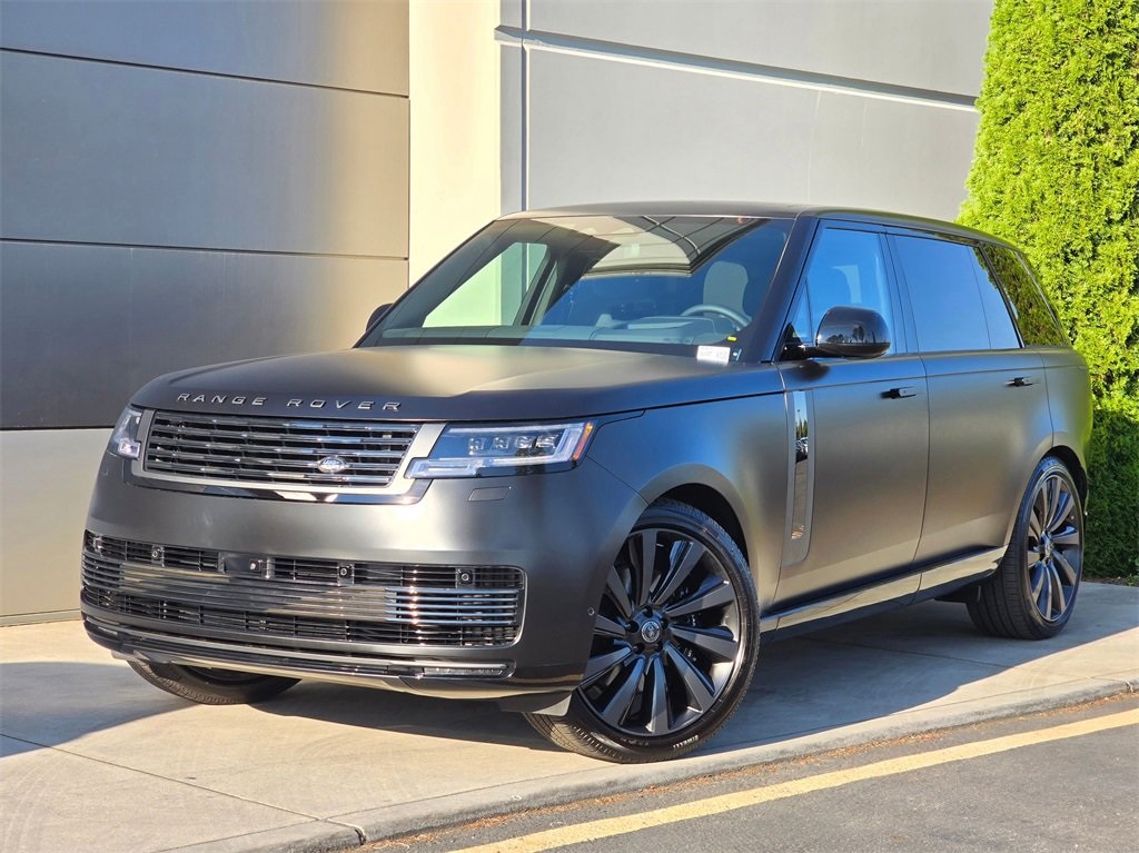 2025 Land Rover Range Rover SV's photo