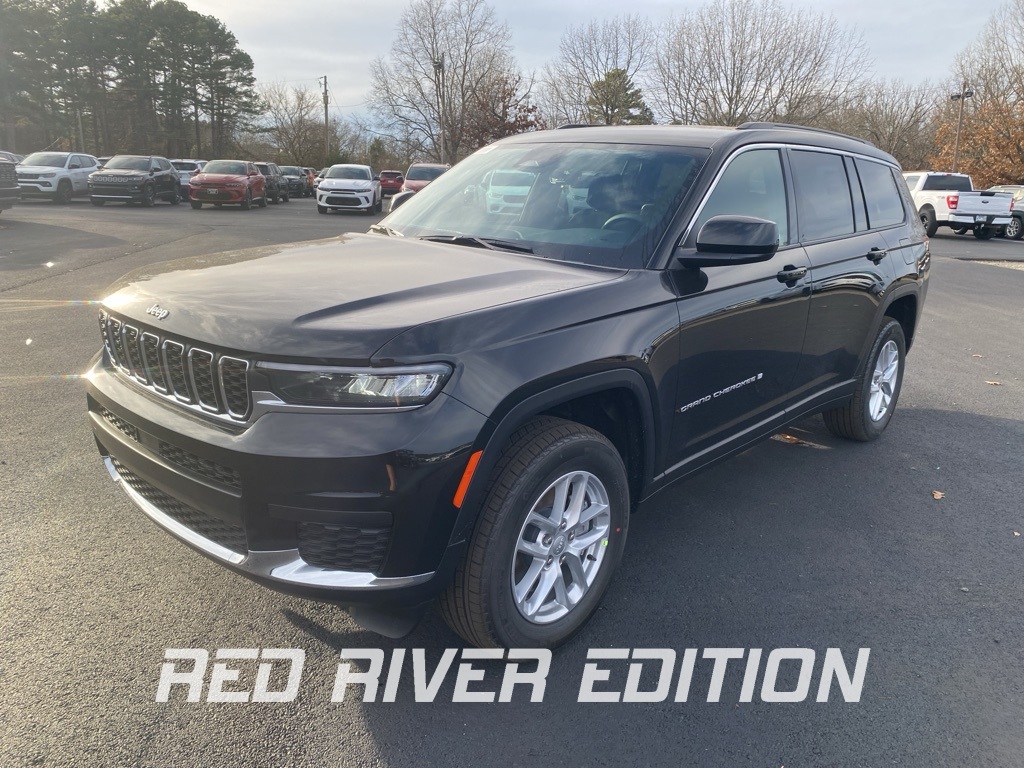 2025 Jeep Grand Cherokee L Laredo's photo