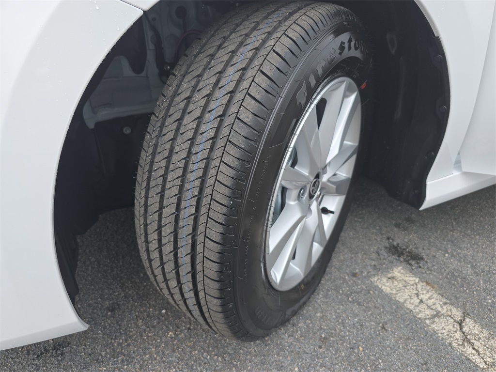 2025 Toyota Camry LE photo 31