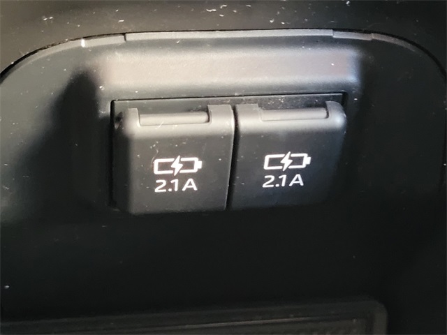 2020 Toyota RAV4 Hybrid XLE photo 14