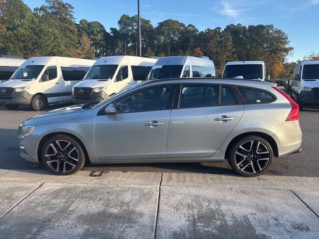 2018 Volvo V60 T5 AWD photo 4