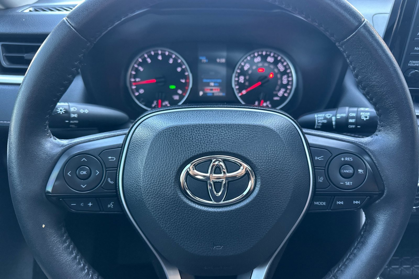 2022 Toyota RAV4 XLE photo 27