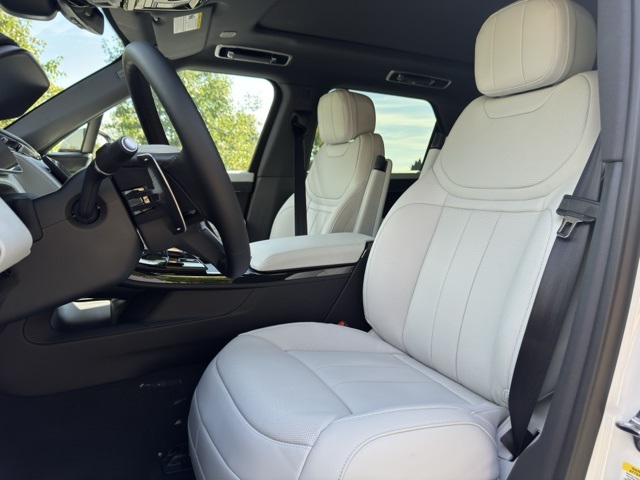 2025 Land Rover Range Rover Sport SE photo 12