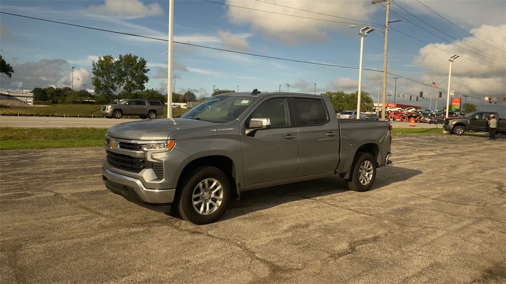 2023 Chevrolet Silverado 1500 LT photo 4