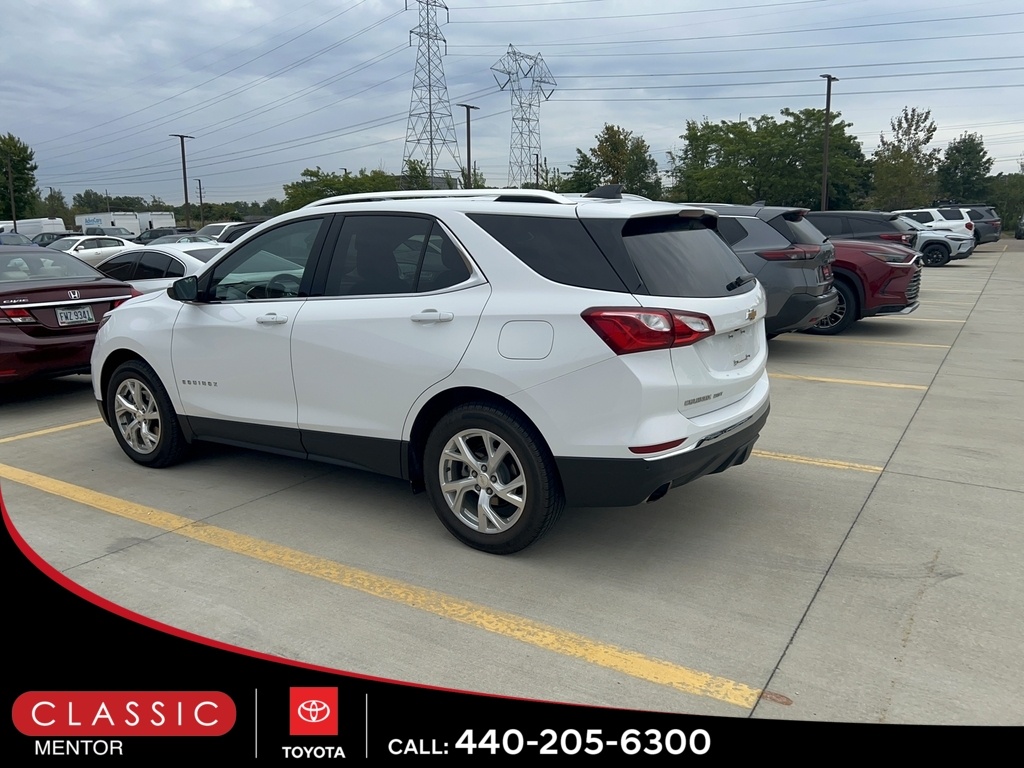 2020 Chevrolet Equinox LT photo 2