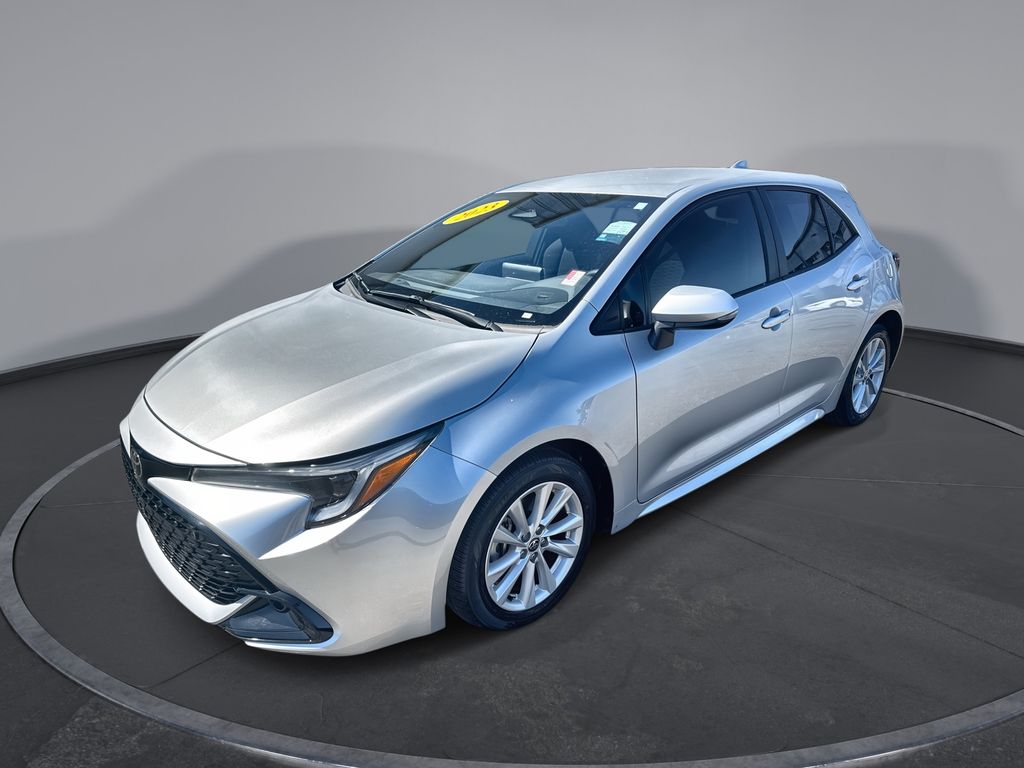 2023 Toyota Corolla Hatchback SE's photo