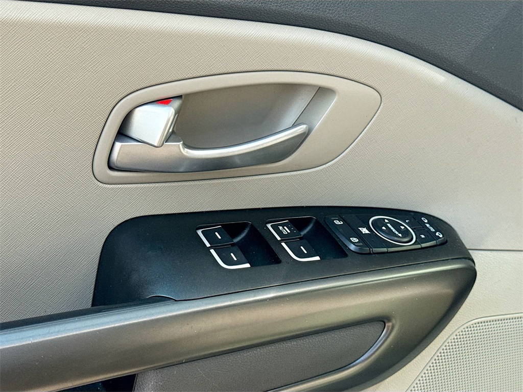 2015 Kia Sedona LX photo 18