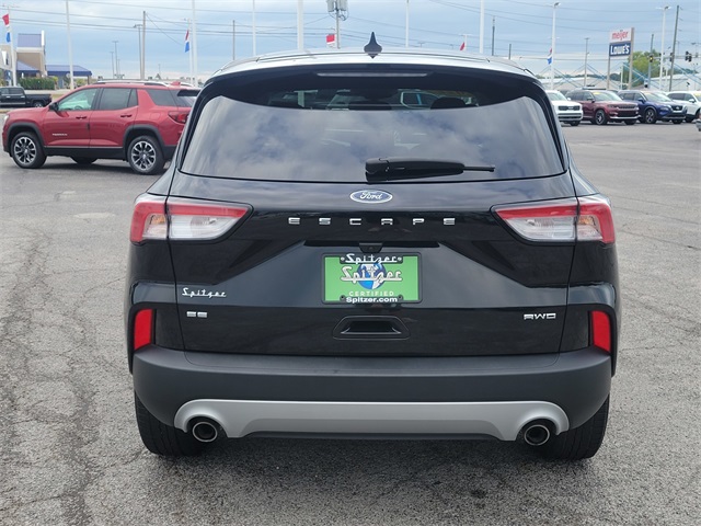 2022 Ford Escape SE photo 4