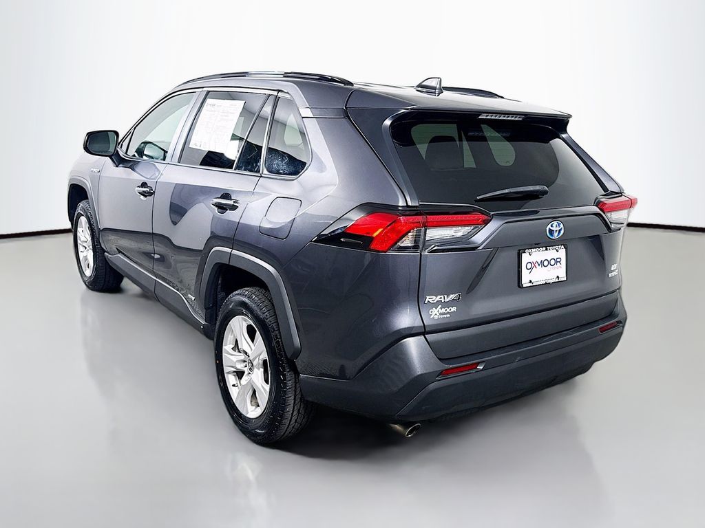 2021 Toyota RAV4 Hybrid LE photo 5