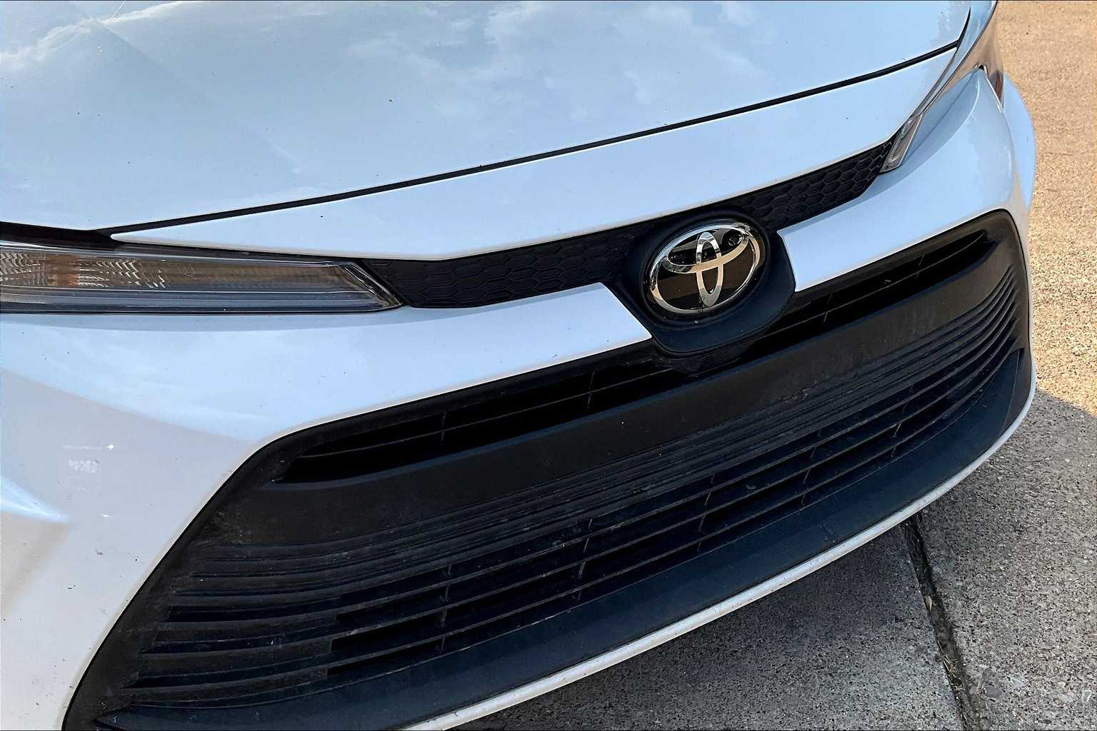 2024 Toyota Corolla LE photo 25