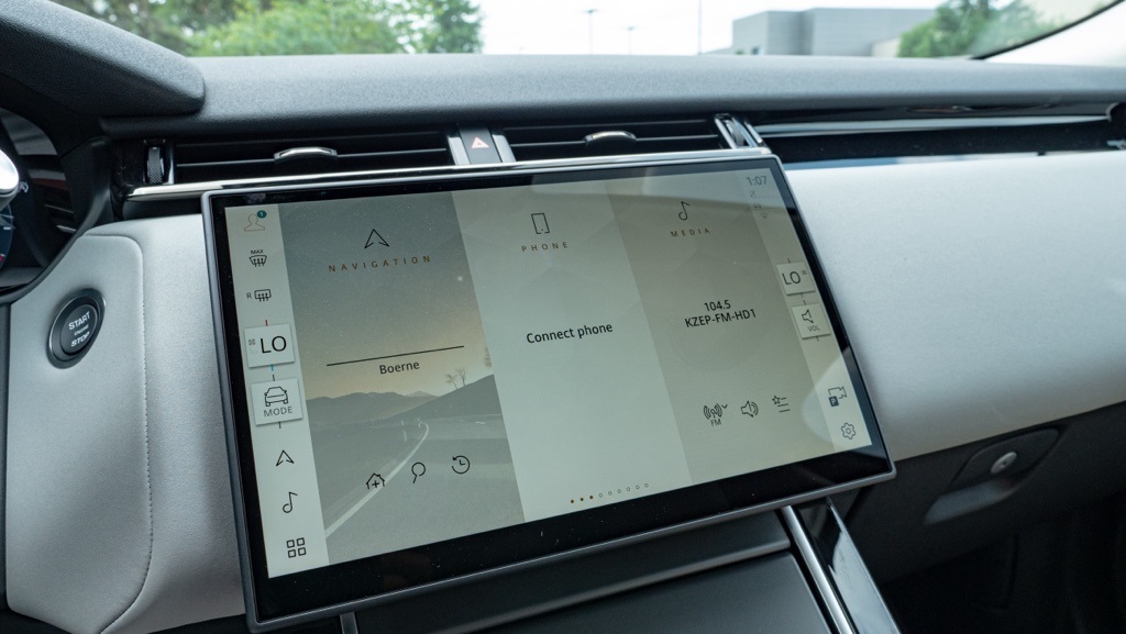 2025 Land Rover Range Rover Velar SE photo 37