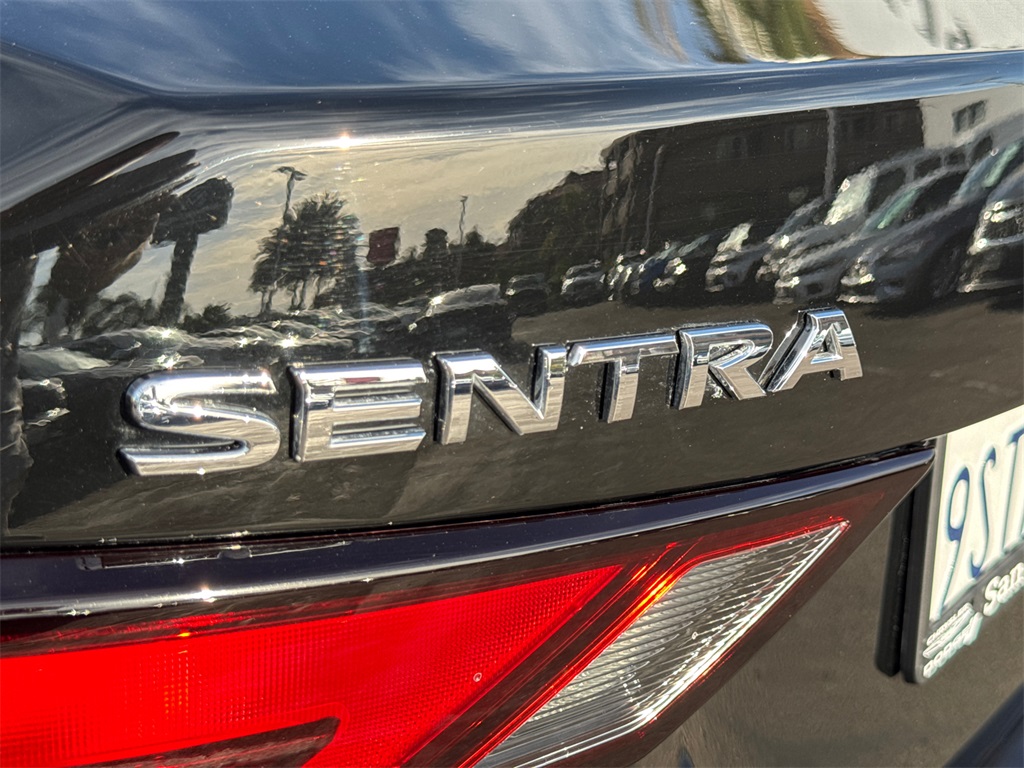 2022 Nissan Sentra SV photo 13