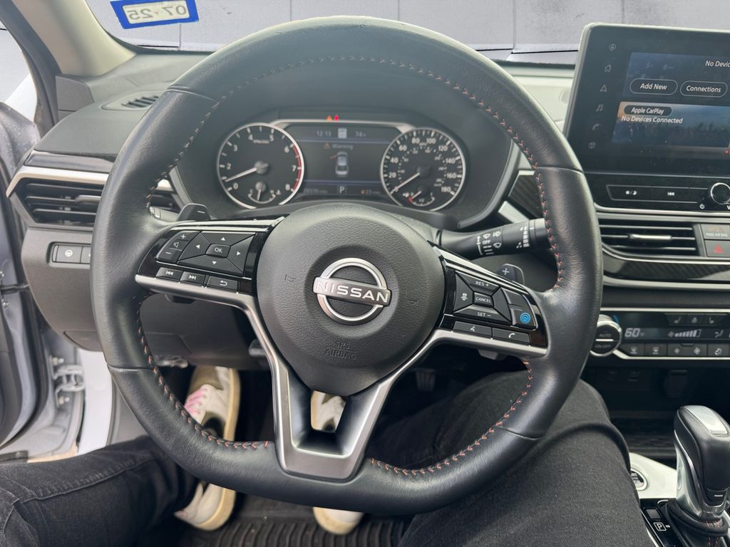 2023 Nissan Altima SR photo 9