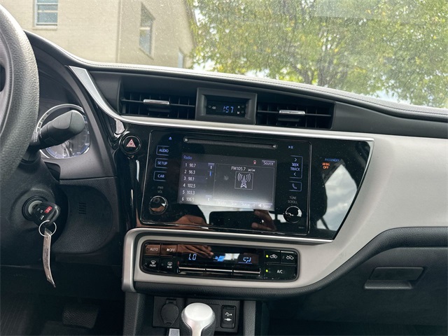 2018 Toyota Corolla XLE XSE photo 19
