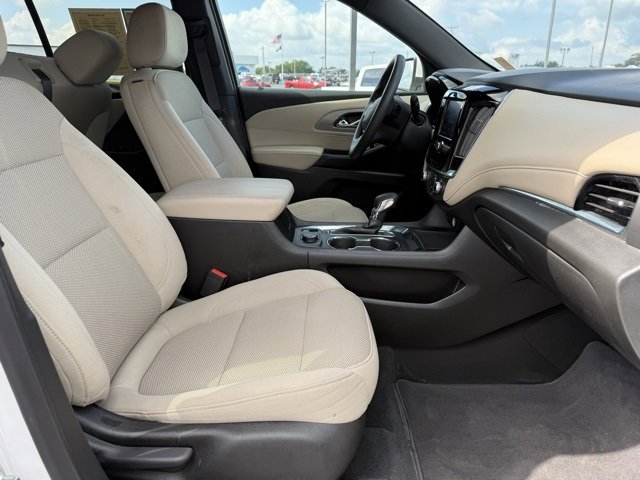 2023 Chevrolet Traverse LS photo 9