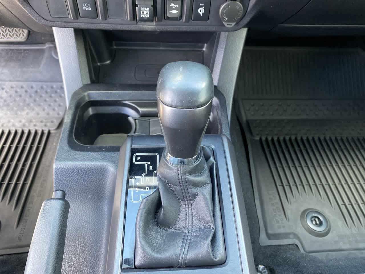 2019 Toyota Tacoma TRD Sport photo 17