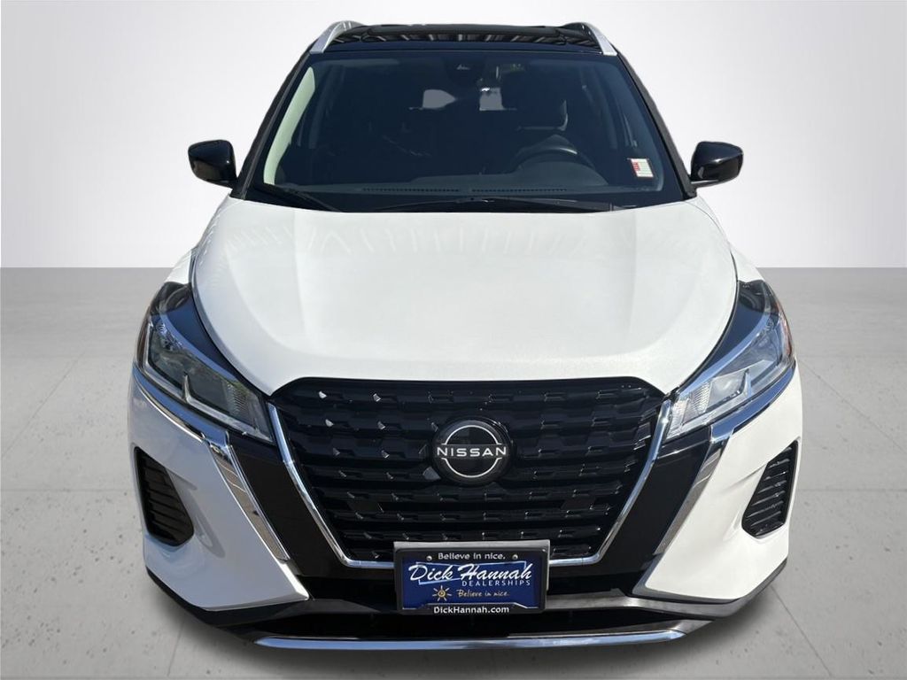 2023 Nissan Kicks SV photo 2