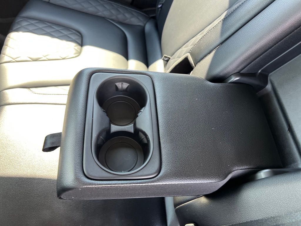 2024 Ford Edge Titanium photo 26