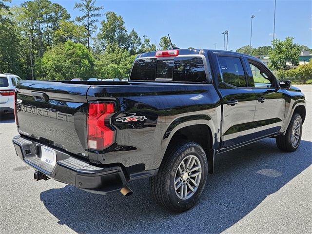 2023 Chevrolet Colorado LT photo 11