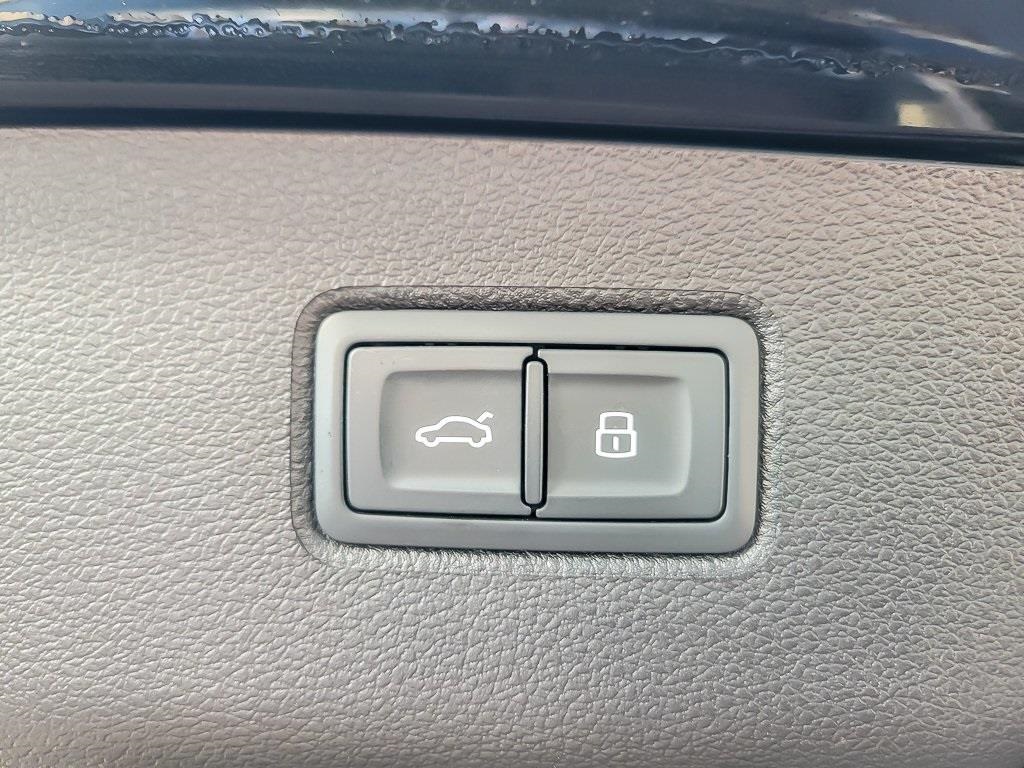 2021 BENTLEY BENTAYGA - Image 21