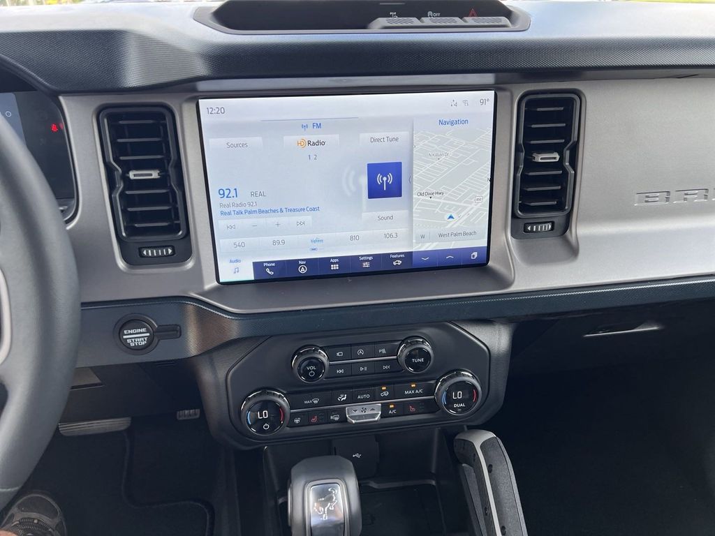 2023 Ford Bronco Outer Banks photo 10