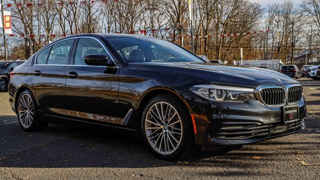 2019 BMW 5 Series 530e's photo