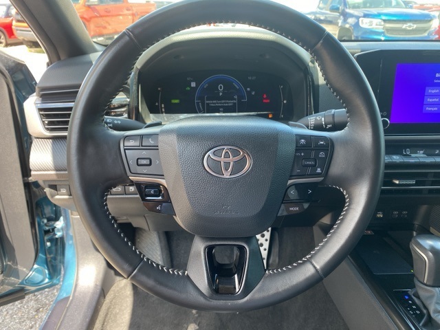 2025 Toyota Camry SE photo 23