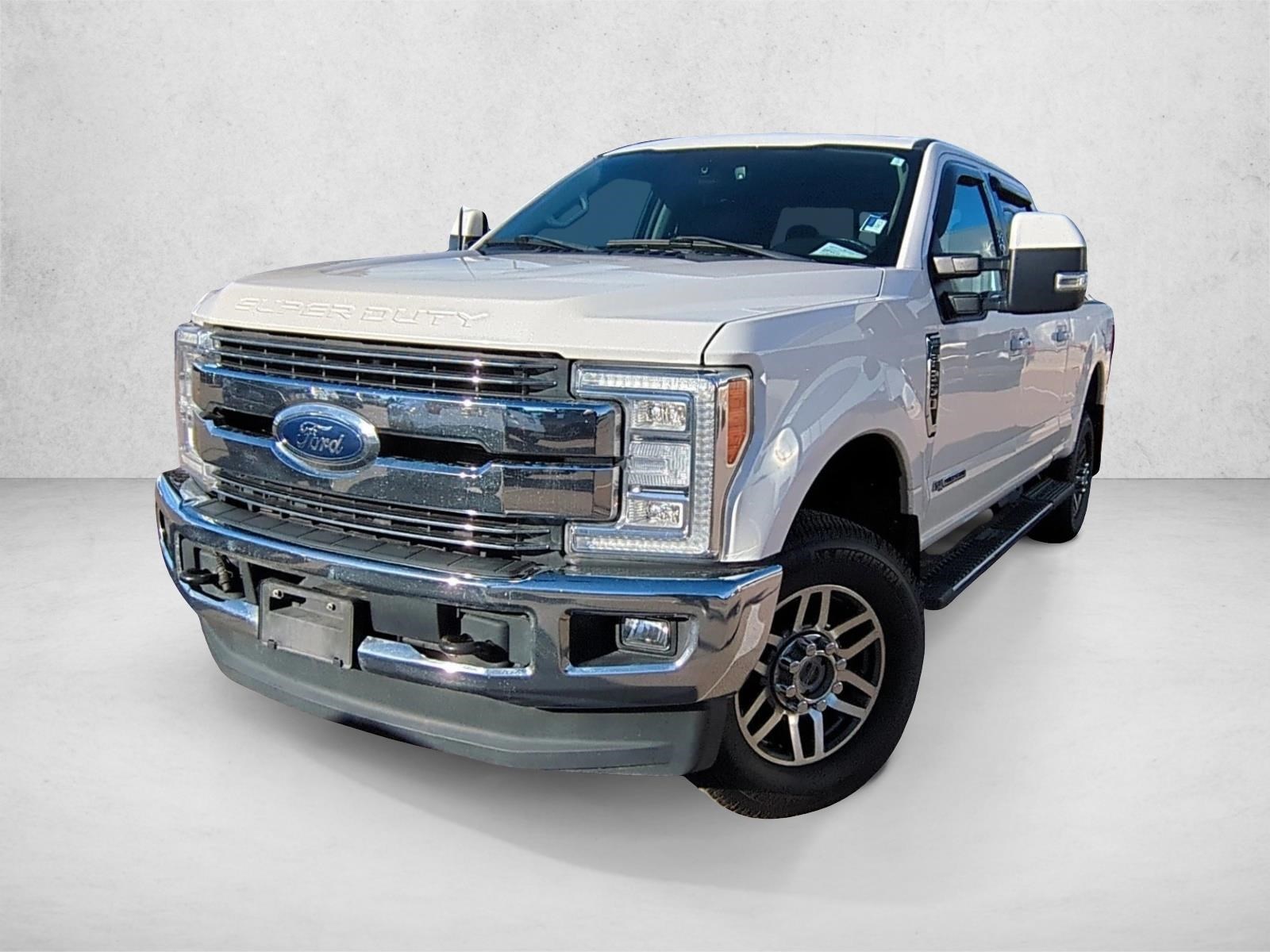 2018 Ford F-350 Super Duty Lariat's photo