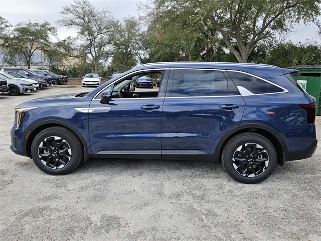 2025 Kia Sorento S photo 3