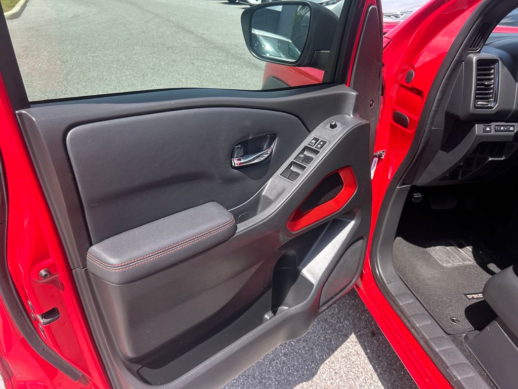 2022 Nissan Frontier PRO-X photo 10