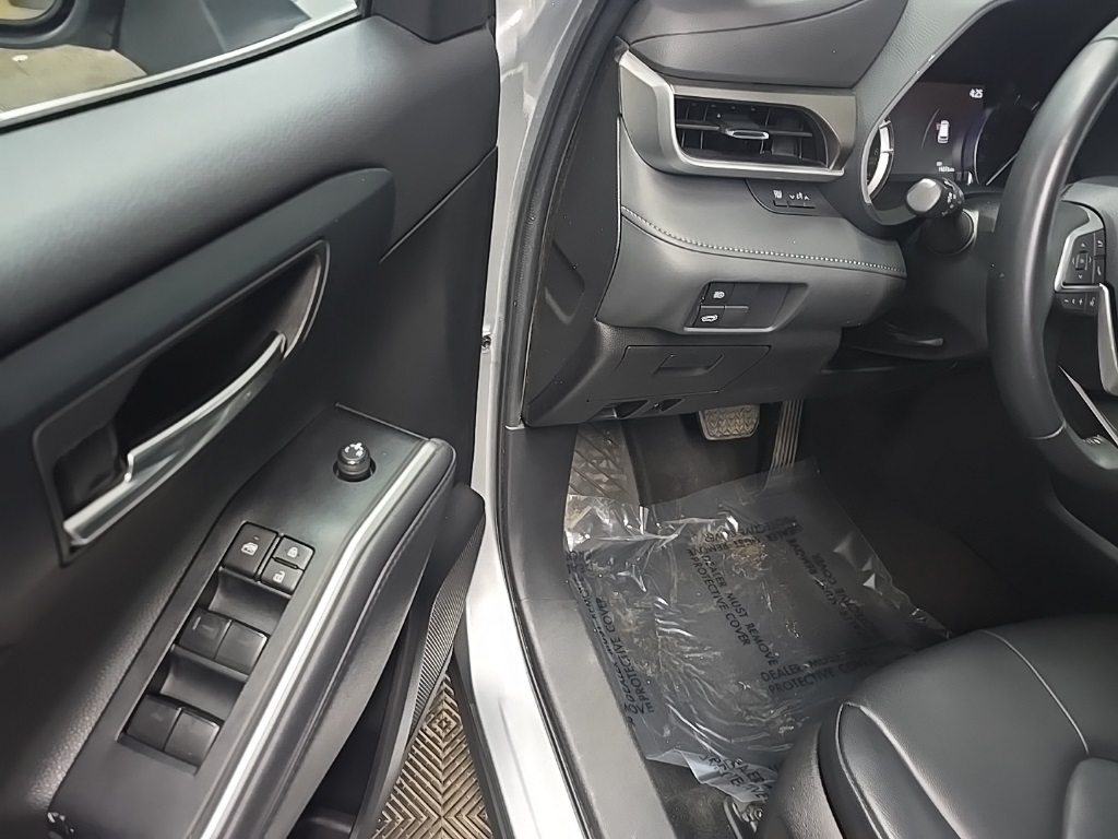 2022 Toyota Highlander XLE photo 28
