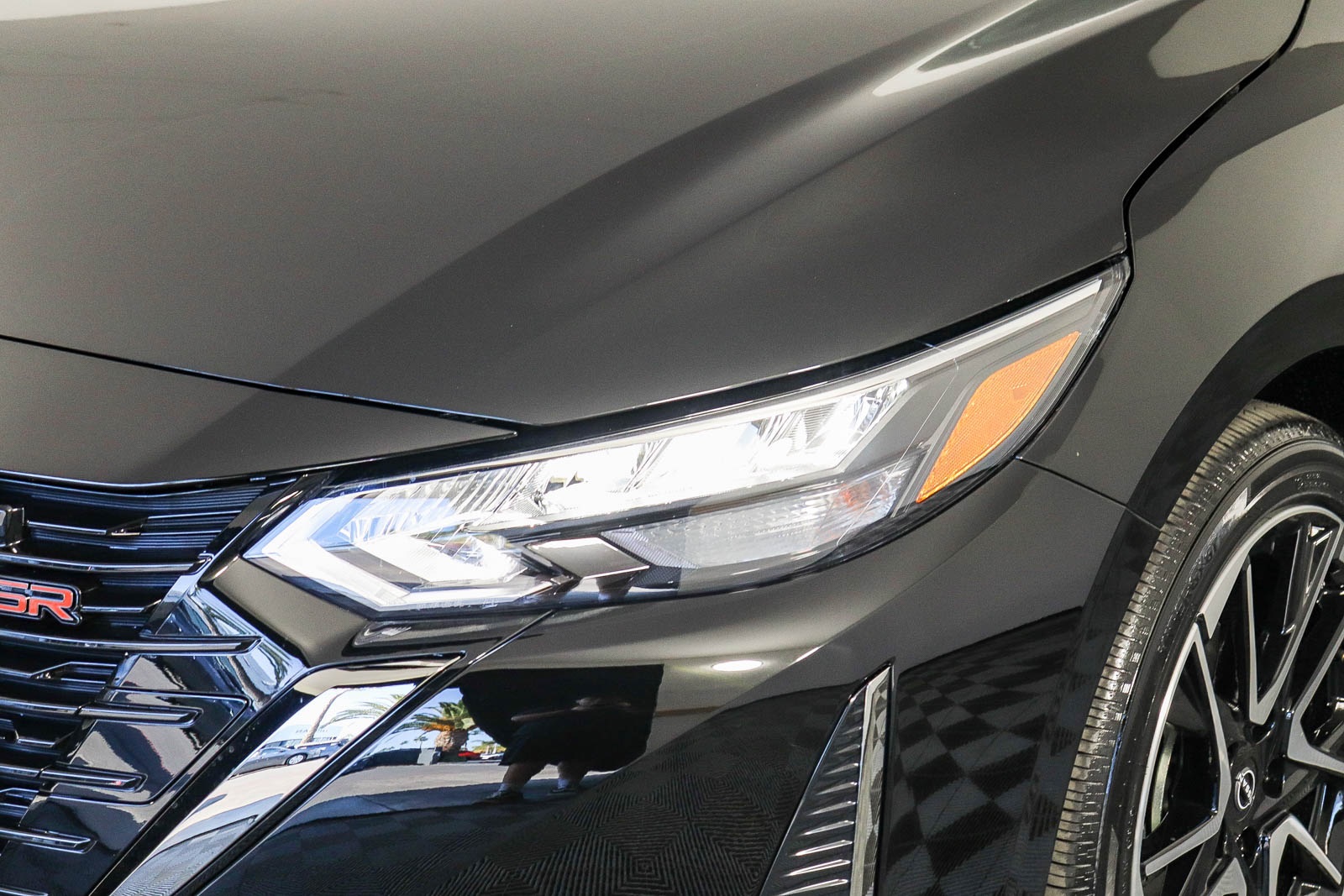 2025 Nissan Sentra SR photo 4