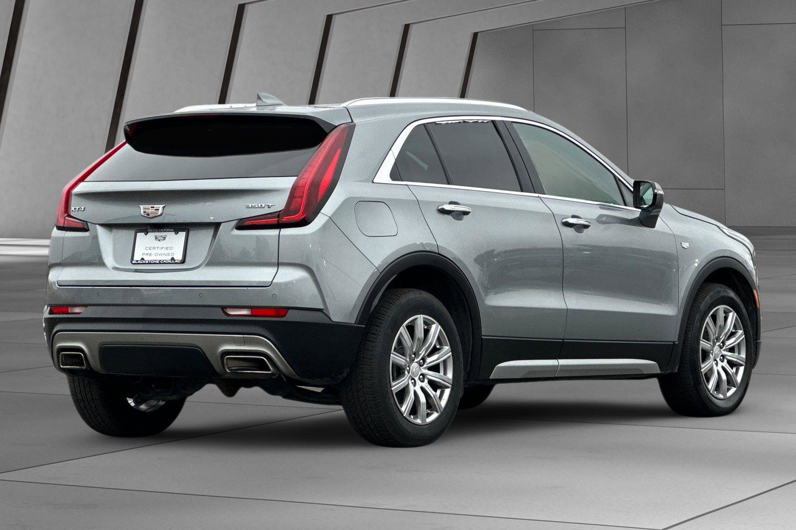 2023 Cadillac XT4 Premium Luxury photo 4