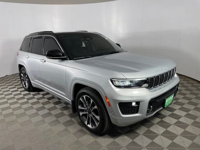 2024 Jeep Grand Cherokee Overland's photo