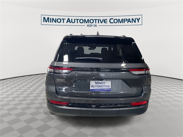 2025 Jeep Grand Cherokee Laredo Altitude photo 7