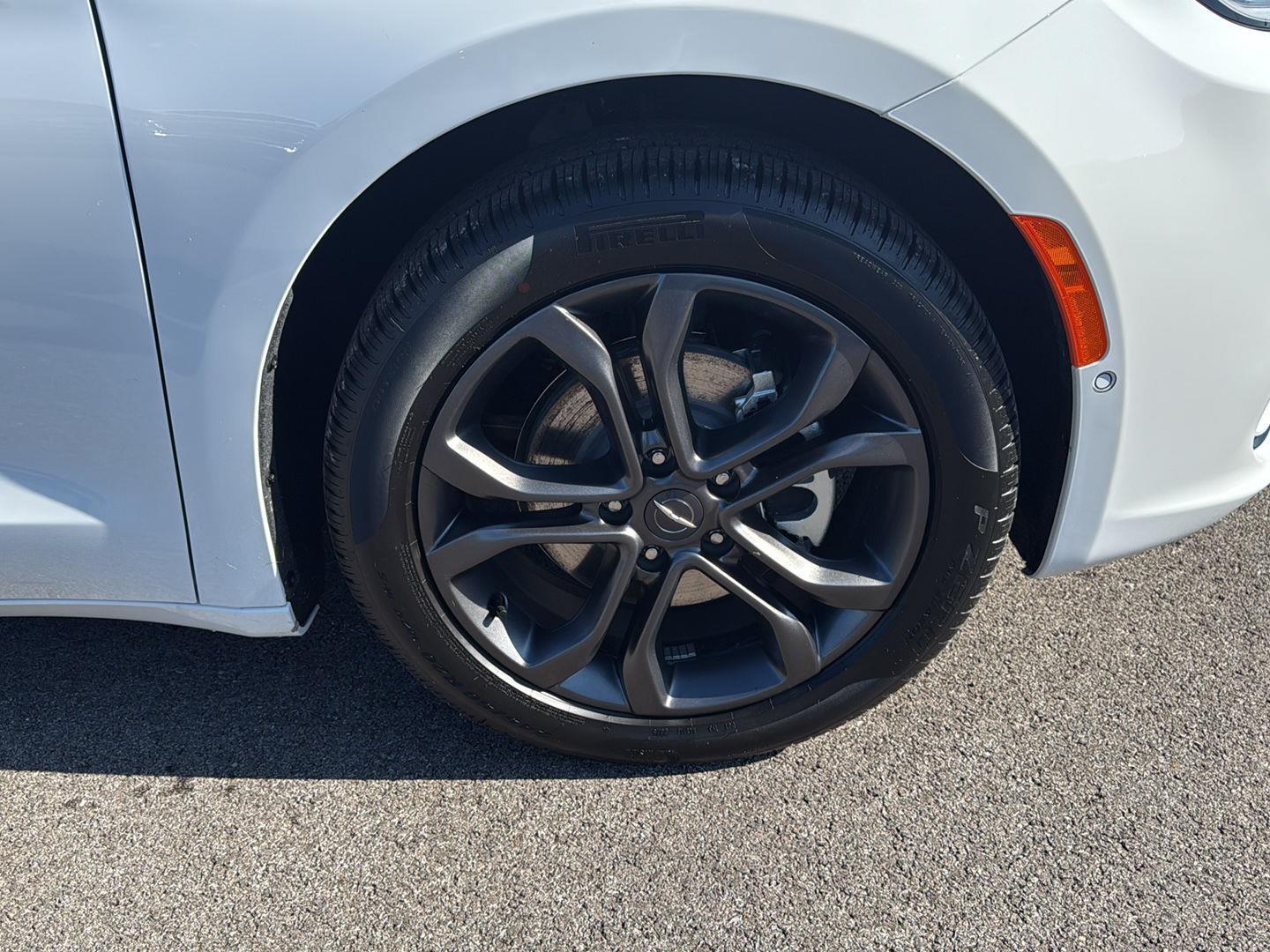 2026 Chrysler Pacifica photo 13
