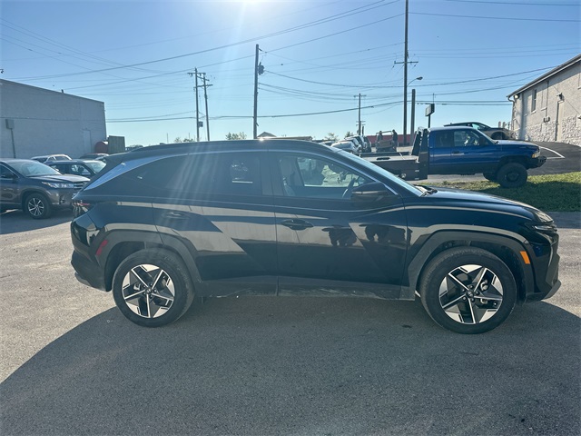 2025 Hyundai Tucson SEL Convenience photo 3